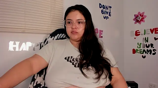 Snapshot of lizzie_c chatting on 11-26-25, 07:20 lizzie c online show from 11-26-25, 07:20