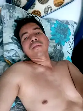 Snapshot of bisexual0007 chatting on 12-17-25, 12:11 bisexual0007 online show from 12-17-25, 12:11