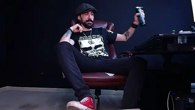 AxelColton online show from 11-12-25, 11:10