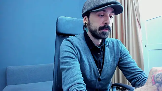 Snapshot of AxelColton chatting on 12-21-25, 11:39 AxelColton online show from 12-21-25, 11:39