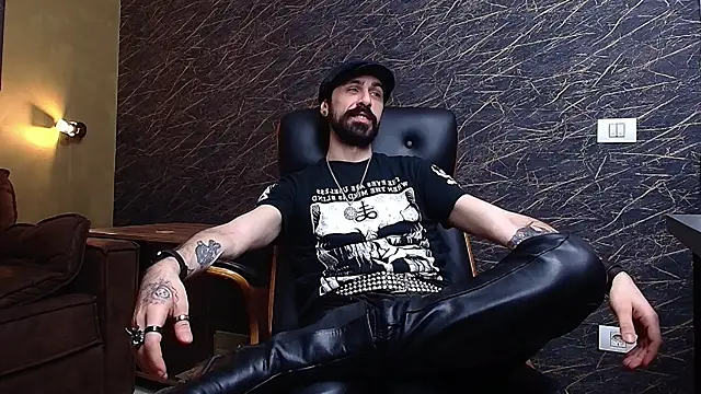 Snapshot of AxelColton chatting on 01-11-26, 10:31 AxelColton online show from 01-11-26, 10:31