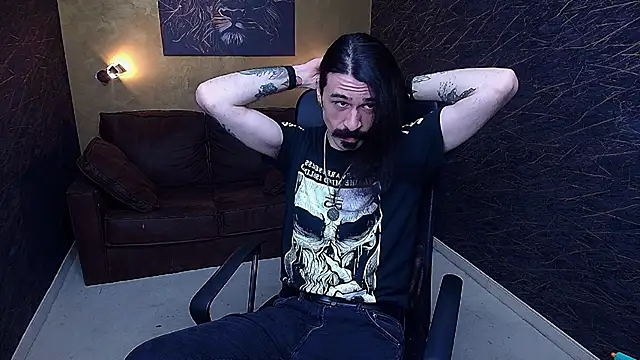 Snapshot of AxelColton chatting on 02-05-26, 11:48 AxelColton online show from 02-05-26, 11:48