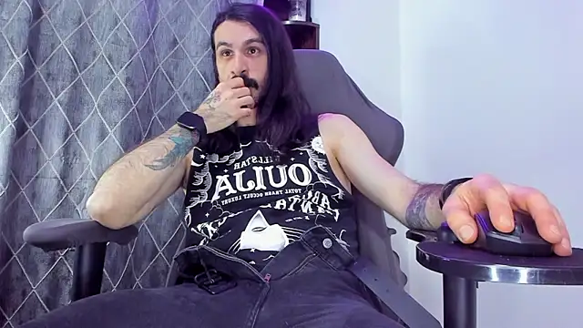 Snapshot of AxelColton chatting on 02-17-26, 06:14 AxelColton online show from 02-17-26, 06:14