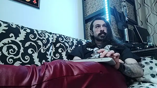 Snapshot of AxelColton chatting on 02-21-26, 08:10 AxelColton online show from 02-21-26, 08:10