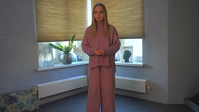 Snapshot of HildColden chatting on 12-24-24, 06:55 HildColden online show from 12-24-24, 06:55