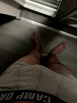 Snapshot of BobMeinster chatting on 11-24-25, 07:13 BobMeinster online show from 11-24-25, 07:13