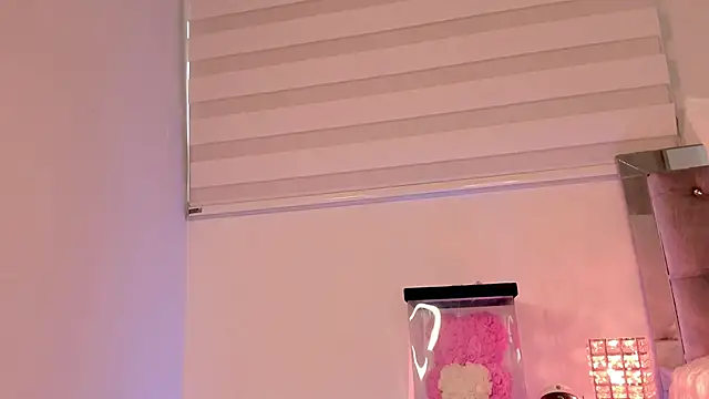 Alissonroses online show from 04-18-26, 12:42