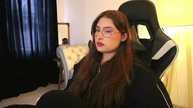 Daisha Riley online show from 11-13-25, 03:55