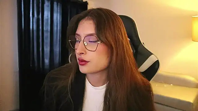 Daisha Riley online show from 11-14-25, 03:33