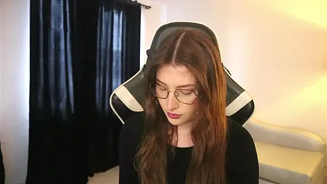 Daisha Riley online show from 11-24-25, 02:39