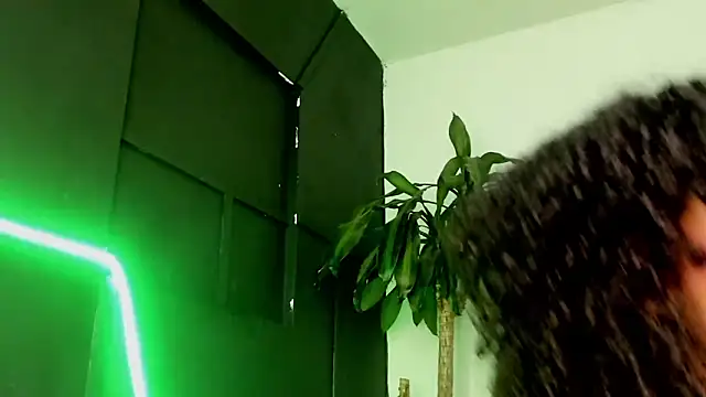 CintiaWalker online show from 04-19-26, 12:37