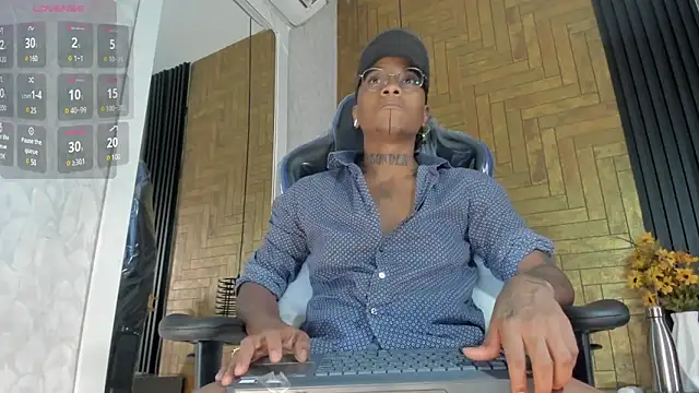 Snapshot of JhonyMiller_ chatting on 01-16-25, 08:25 JhonyMiller online show from 01-16-25, 08:25