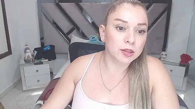 natalia5560 online show from 03-11-25, 05:57