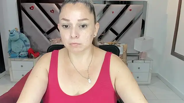 natalia5560 online show from 10-06-25, 12:35