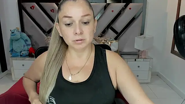 natalia5560 online show from 10-07-25, 12:57