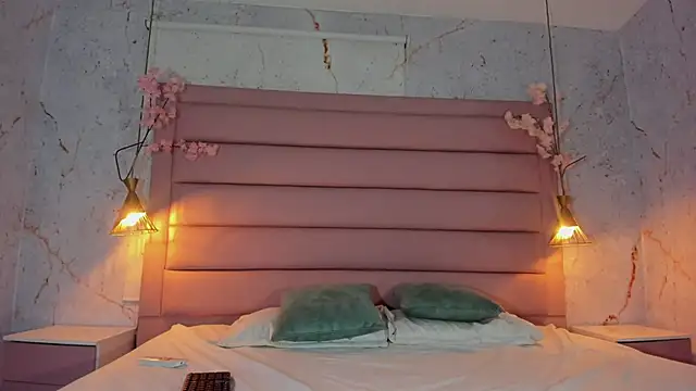 loladupont online show from 10-10-25, 03:05