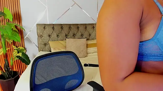 charlottee white online show from 01-15-26, 09:18