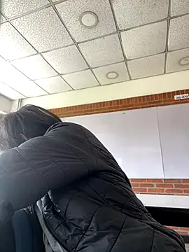 Rosita forever  online show from 10-31-25, 04:19