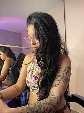 Rosita forever  online show from 11-24-25, 06:18