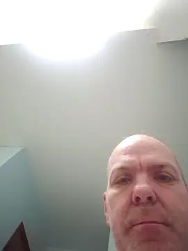 Snapshot of hoodratoui chatting on 11-29-25, 10:35 hoodratoui online show from 11-29-25, 10:35