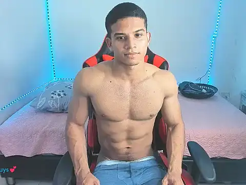 Snapshot of oliver_thompsson7 chatting on 05-17-26, 06:26 oliver thompsson7 online show from 05-17-26, 06:26