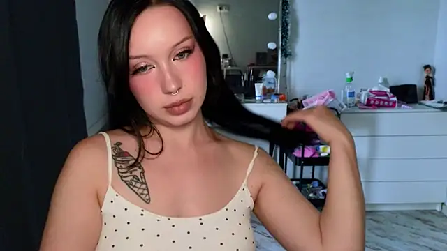 Snapshot of MoranaMissGod chatting on 06-24-26, 02:05 MoranaMissGod online show from 06-24-26, 02:05