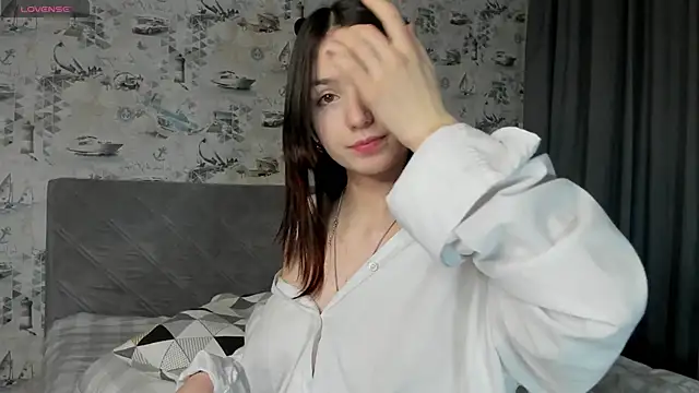 LilianGrindle online show from 03-21-25, 06:07