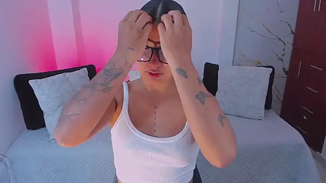 martina roldam online show from 03-19-26, 02:26