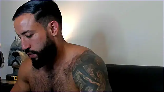 Snapshot of BradLeon_ chatting on 10-29-25, 10:11 BradLeon online show from 10-29-25, 10:11