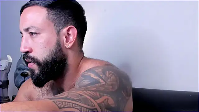 Snapshot of BradLeon_ chatting on 12-14-25, 11:15 BradLeon online show from 12-14-25, 11:15