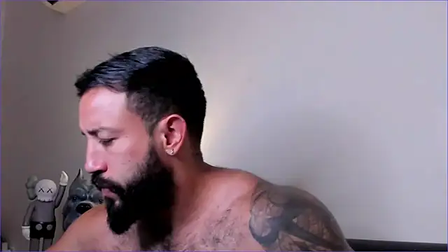 Snapshot of BradLeon_ chatting on 12-15-25, 08:18 BradLeon online show from 12-15-25, 08:18