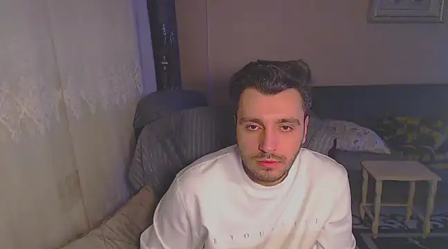 handsomeee04 online show from 02-03-25, 09:39