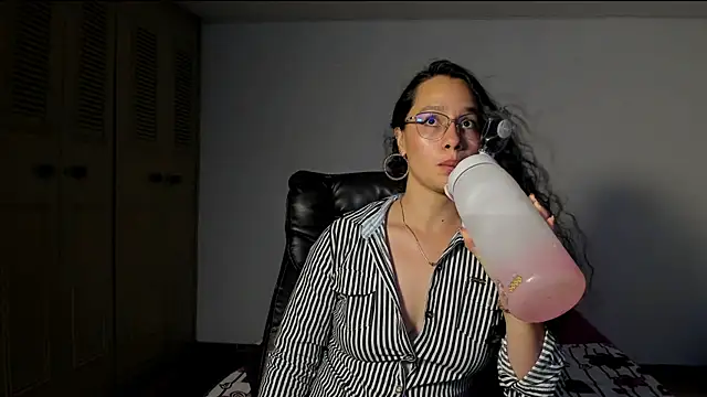 emmaTorres1 online show from 03-01-25, 02:26