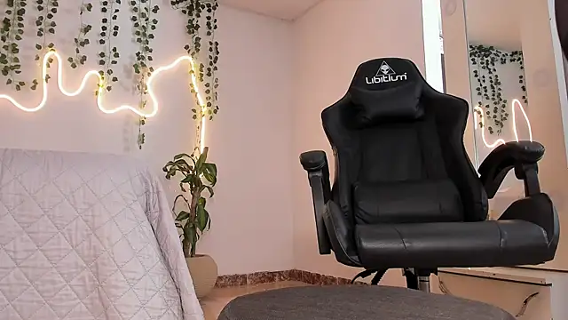 emmaTorres1 online show from 09-11-25, 02:06