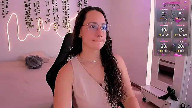 emmaTorres1 online show from 10-15-25, 02:28