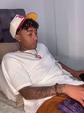 Snapshot of Boy_cock18 chatting on 02-17-25, 12:21 Boy cock18 online show from 02-17-25, 12:21