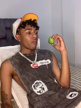 Snapshot of Boy_cock18 chatting on 02-18-25, 06:26 Boy cock18 online show from 02-18-25, 06:26