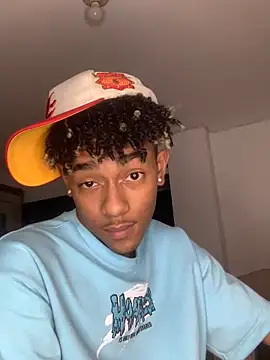 Snapshot of Boy_cock18 chatting on 02-20-25, 08:39 Boy cock18 online show from 02-20-25, 08:39