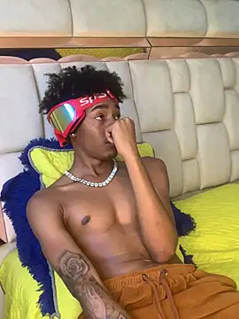 Snapshot of Boy_cock18 chatting on 03-22-25, 08:48 Boy cock18 online show from 03-22-25, 08:48