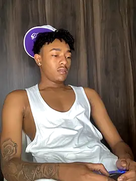 Snapshot of Boy_cock18 chatting on 09-25-25, 04:27 Boy cock18 online show from 09-25-25, 04:27