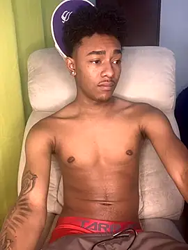 Snapshot of Boy_cock18 chatting on 10-15-25, 06:57 Boy cock18 online show from 10-15-25, 06:57