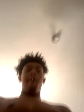 Snapshot of Boy_cock18 chatting on 11-18-25, 04:33 Boy cock18 online show from 11-18-25, 04:33