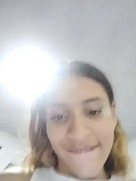 Snapshot of charlotes28 chatting on 12-25-24, 06:52 charlotes28 online show from 12-25-24, 06:52