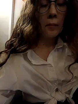 Snapshot of SashaMeow chatting on 02-15-25, 08:33 SashaMeow online show from 02-15-25, 08:33