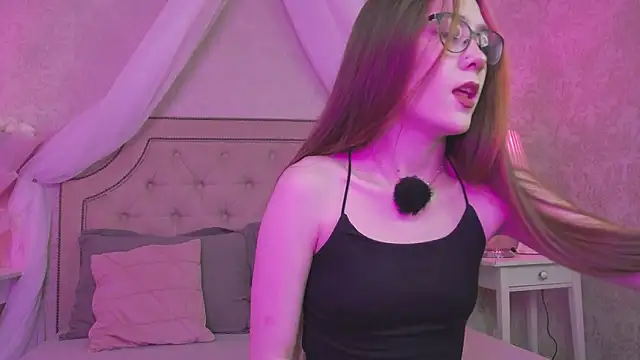 Snapshot of SashaMeow chatting on 09-15-25, 04:29 SashaMeow online show from 09-15-25, 04:29