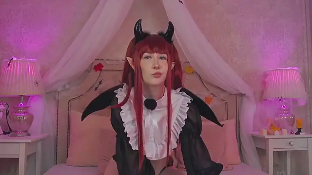 Snapshot of SashaMeow chatting on 10-25-25, 04:24 SashaMeow online show from 10-25-25, 04:24