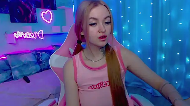 Snapshot of Naughty_Mable chatting on 01-25-25, 06:34 Naughty Mable online show from 01-25-25, 06:34