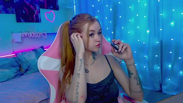 Snapshot of Naughty_Mable chatting on 02-03-25, 08:13 Naughty Mable online show from 02-03-25, 08:13