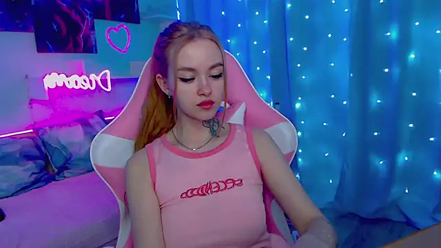 Snapshot of Naughty_Mable chatting on 02-05-25, 12:53 Naughty Mable online show from 02-05-25, 12:53