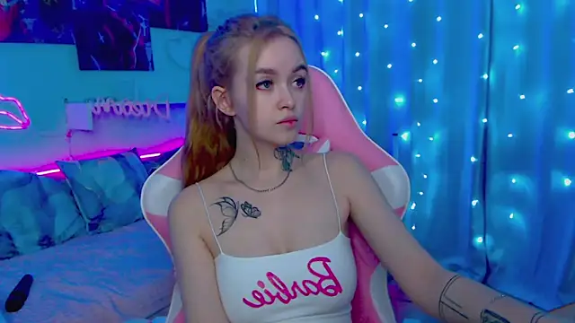 Snapshot of Naughty_Mable chatting on 02-13-25, 06:52 Naughty Mable online show from 02-13-25, 06:52